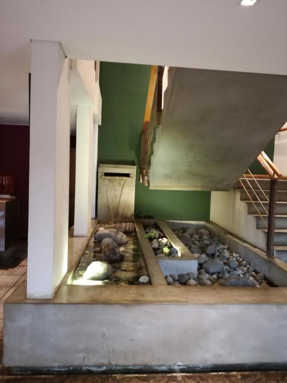 Hosteria Aca Al Sur Villa La Angostura Eksteriør billede