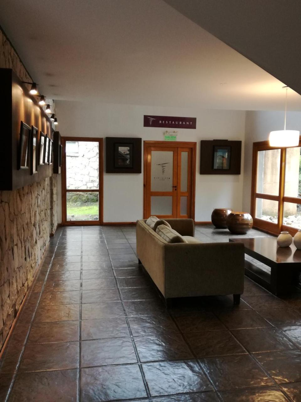 Hosteria Aca Al Sur Villa La Angostura Eksteriør billede